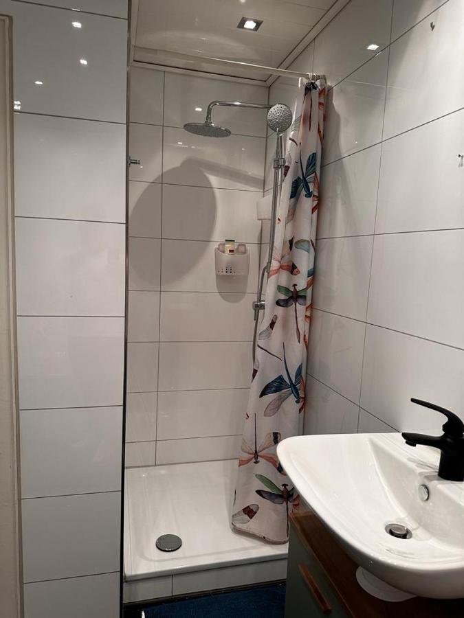 דיסבורג A&V Apartments Wunderschoene Rheinblick Wohnung Zum Entspannen Apt Ela מראה חיצוני תמונה