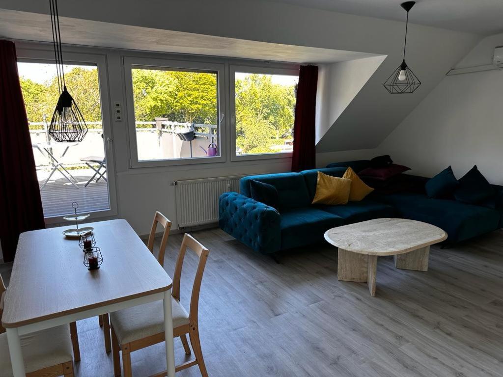 דיסבורג A&V Apartments Wunderschoene Rheinblick Wohnung Zum Entspannen Apt Ela מראה חיצוני תמונה
