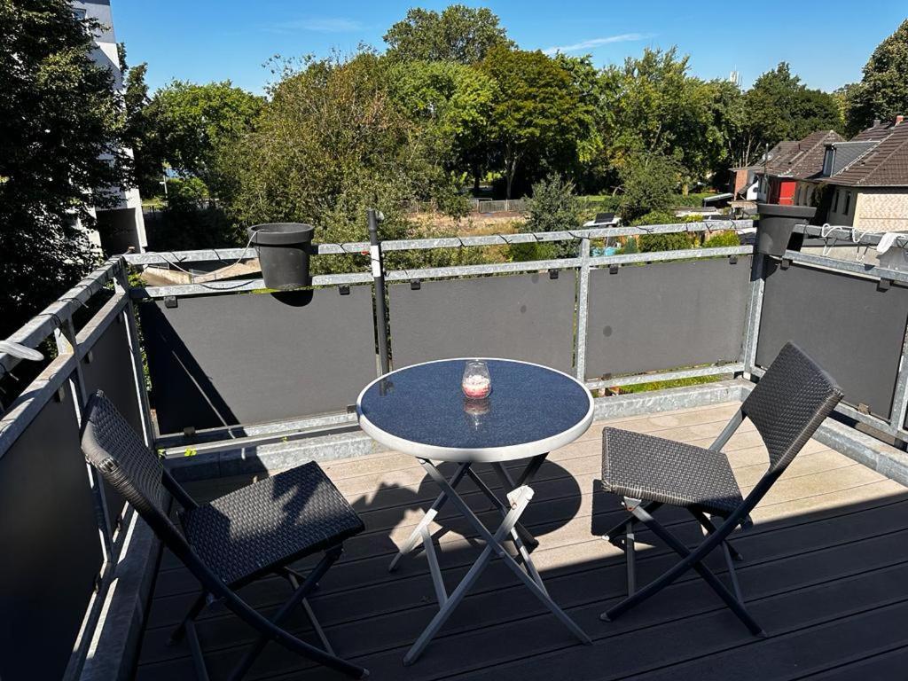 דיסבורג A&V Apartments Wunderschoene Rheinblick Wohnung Zum Entspannen Apt Ela מראה חיצוני תמונה
