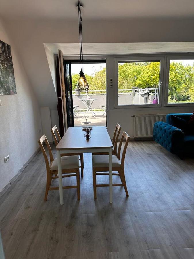 דיסבורג A&V Apartments Wunderschoene Rheinblick Wohnung Zum Entspannen Apt Ela מראה חיצוני תמונה